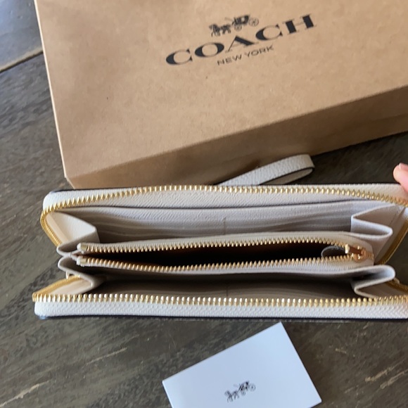 Coach wallet - Picture 3 of 3